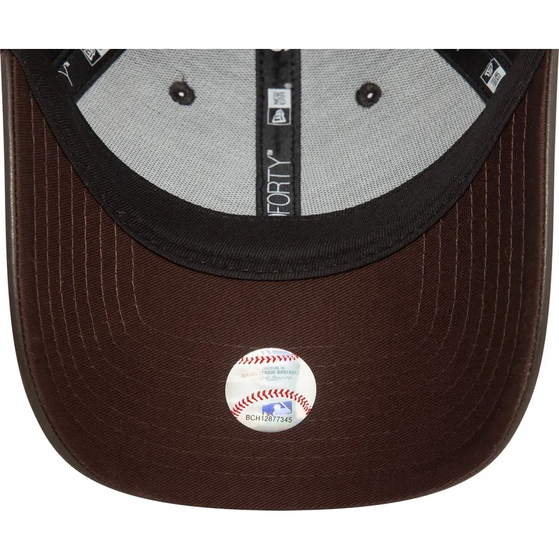 cepur-izliekta-bruns-regulejams-9forty-midi-pu-no-new-york-yankees-mlb-no-new-era