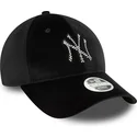 cepur-izliekta-melns-regulejams-9forty-velour-diamante-no-new-york-yankees-mlb-no-new-era
