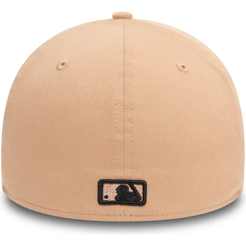 beige-gebogener-fitted-cap-mit-schwarzem-logo-39thirty-league-essential-der-new-york-yankees-mlb-von-new-era