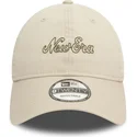 beige-verstellbare-kappe-9twenty-heritage-script-von-new-era