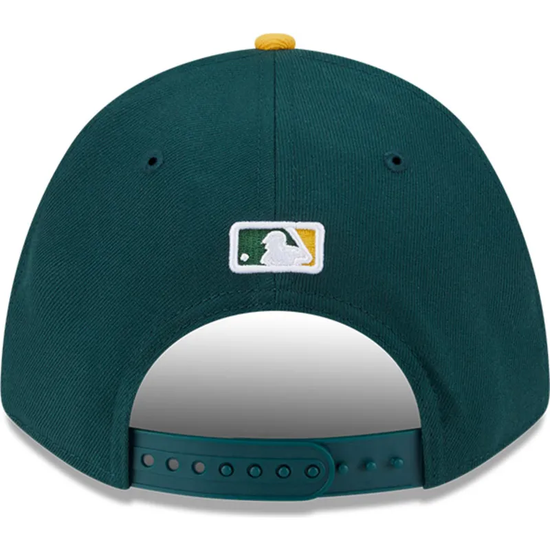 grune-und-gelbe-gebogene-kappe-snapback-9forty-m-crown-player-replica-von-oakland-athletics-mlb-von-new-era