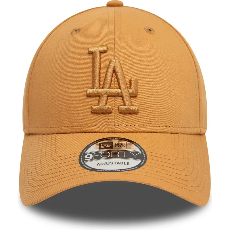 hellbraune-verstellbare-curved-cap-mit-braunem-logo-9forty-league-essential-der-los-angeles-dodgers-mlb-von-new-era