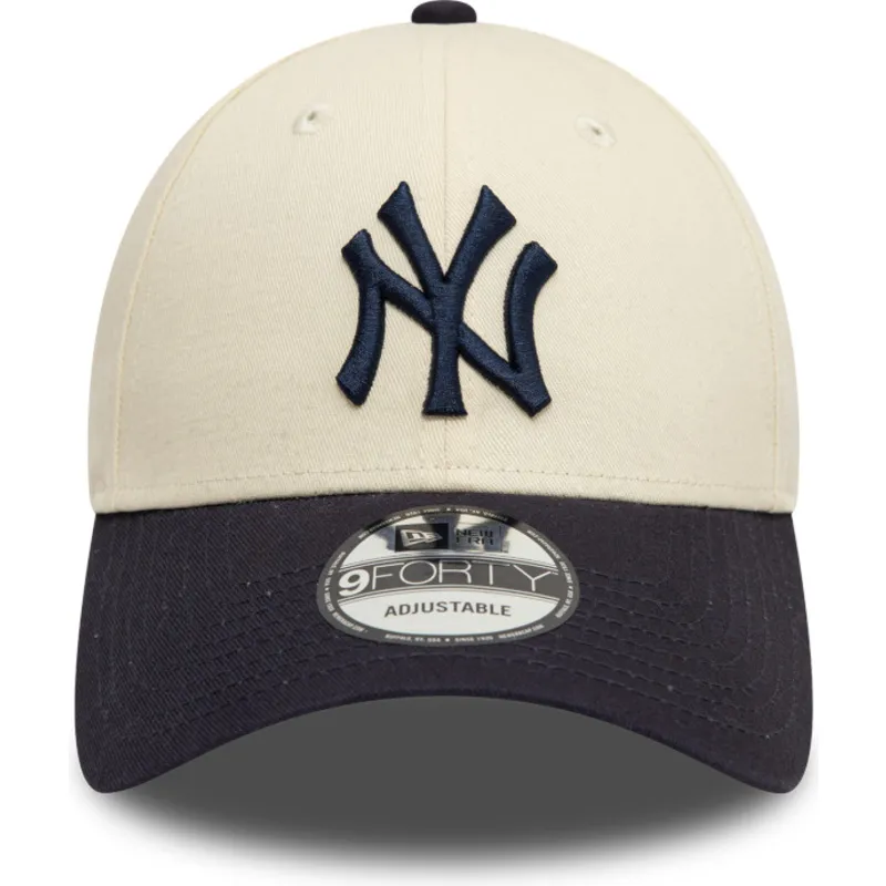bojd-beige-och-marinbla-justerbar-keps-9forty-colour-block-fran-new-york-yankees-mlb-av-new-era
