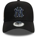 schwarze-gebogene-snapback-kappe-mit-marineblauem-logo-9forty-a-frame-world-series-patch-der-new-york-yankees-mlb-von-new-era