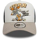 9forty-a-frame-trucker-cap-in-weiss-beige-und-schwarz-von-tom-und-jerry-looney-tunes-von-new-era