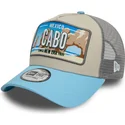 9forty-a-frame-license-plate-trucker-cap-beige-und-blau-von-cabo-stadte-und-strande-von-new-era