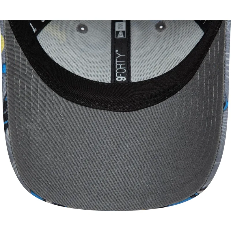 cap-izliekta-gray-adjustable-strap-berniem-9forty-all-over-print-no-batman-dc-comics-no-new-era