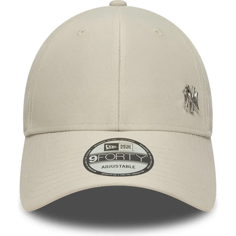 beige-verstellbare-curved-cap-9forty-flawless-der-new-york-yankees-mlb-von-new-era