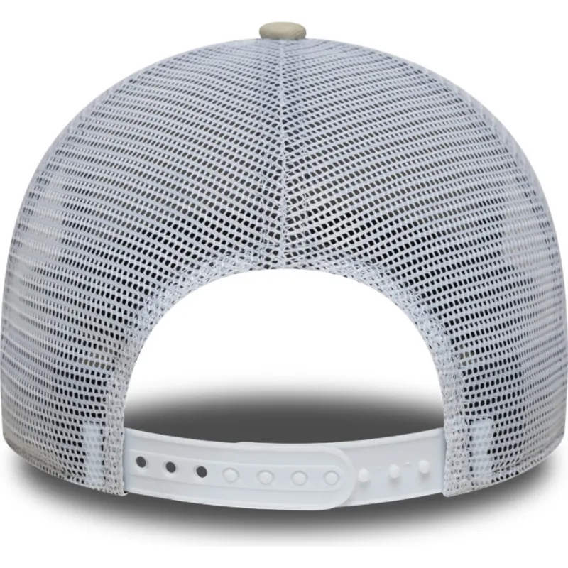 czapka-trucker-bezowa-i-biala-z-bezowym-logo-a-frame-league-essential-new-york-yankees-mlb-new-era