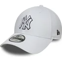 weisse-verstellbare-9forty-kappe-new-york-yankees-mlb-outline-von-new-era