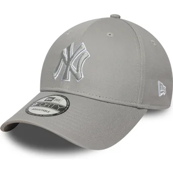 Cepur izliekta pelēks regulējama lente 9FORTY Outline no New York Yankees MLB no New Era