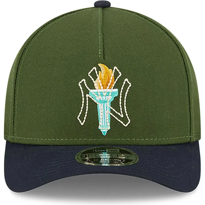 grune-und-marineblaue-gebogene-snapback-kappe-9forty-m-crown-city-feature-der-new-york-yankees-mlb-von-new-era