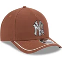 brazowa-zakrzywiona-czapka-snapback-9forty-m-crown-a-frame-motorsport-new-york-yankees-mlb-new-era