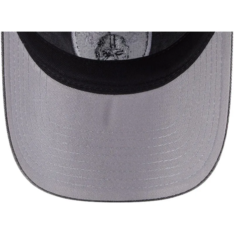 graue-verstellbare-curved-cap-9twenty-washed-contrast-der-las-vegas-raiders-nfl-von-new-era