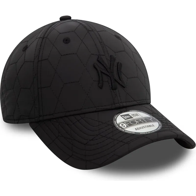 schwarze-verstellbare-curved-cap-mit-schwarzem-logo-9forty-quilted-der-new-york-yankees-mlb-von-new-era