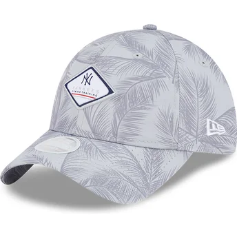 Cepur izliekta pelēks regulējama lente 9TWENTY Leaf Open Back Spring Training Fan Pack 2025 no New York Yankees MLB no New Era