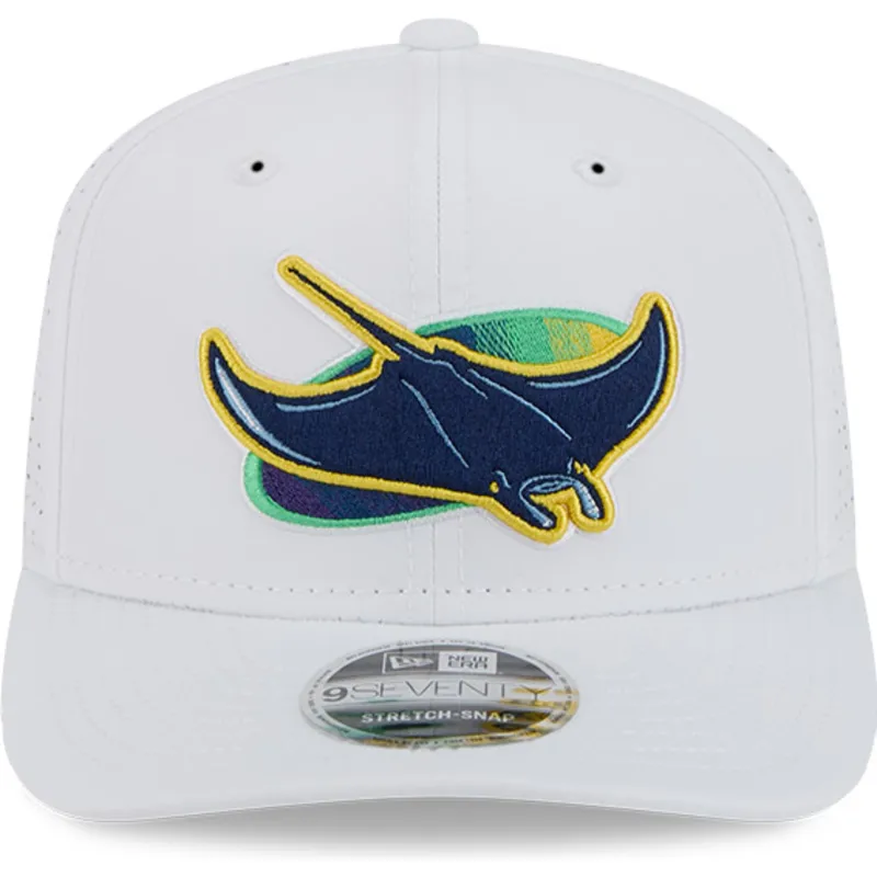 cepur-izliekta-truckeris-balts-snapback-9seventy-perf-spring-training-fan-pack-2025-no-tampa-bay-rays-mlb-no-new-era