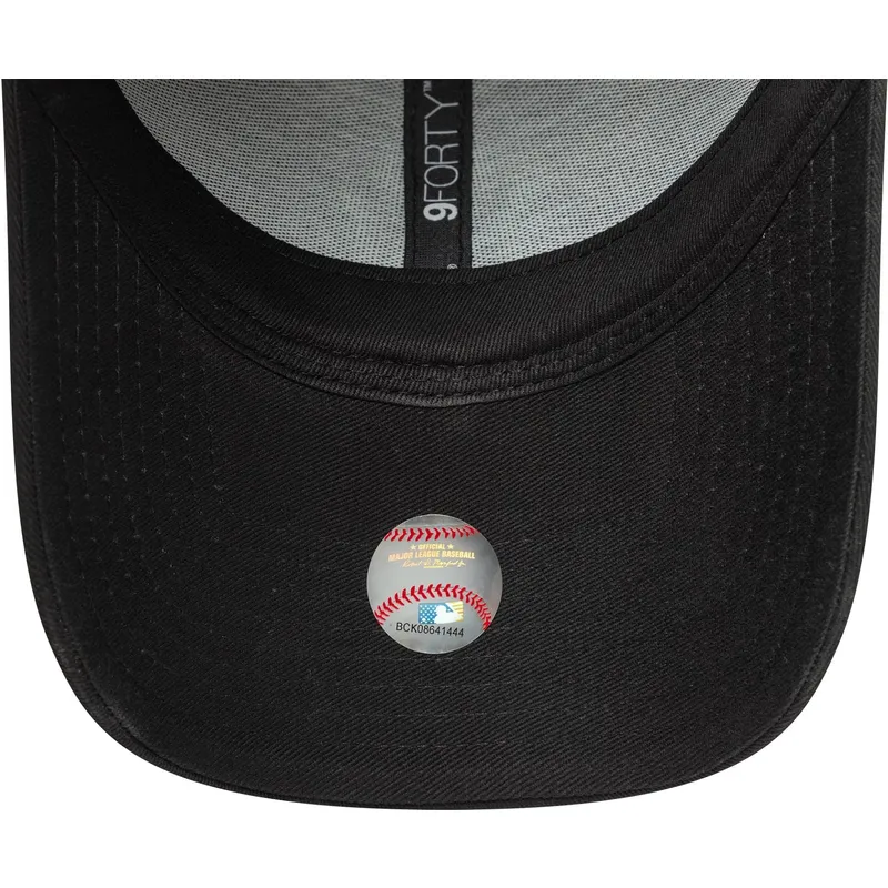cepur-izliekta-melns-regulejams-9forty-league-essential-no-new-york-yankees-mlb-no-new-era