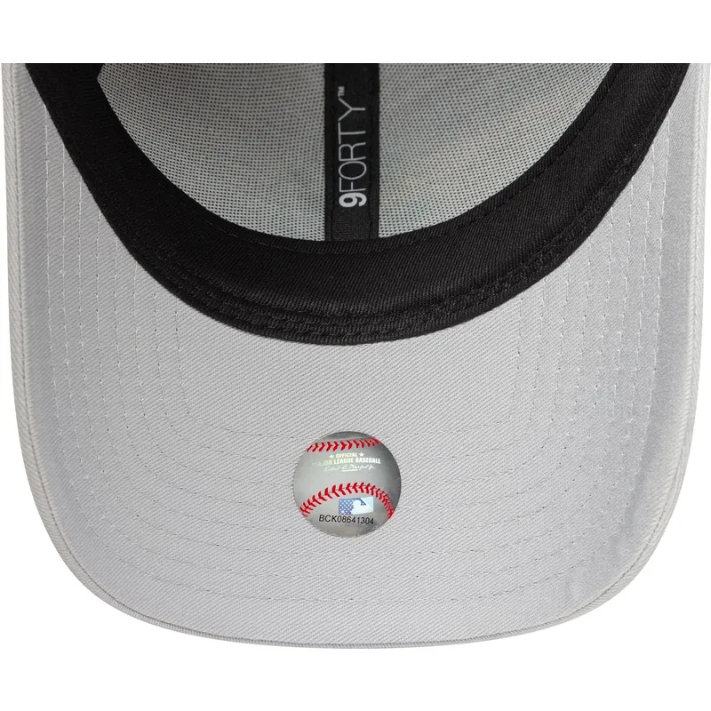 graue-verstellbare-curved-cap-mit-grauem-logo-9forty-team-outline-der-new-york-yankees-mlb-von-new-era