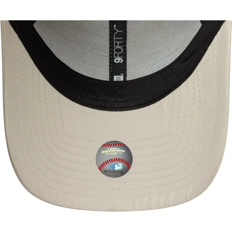 bojd-beige-justerbar-keps-9forty-tonal-flawless-fran-new-york-yankees-mlb-av-new-era