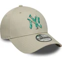 cap-izliekta-beige-adjustable-strap-9forty-seasonal-infill-no-new-york-yankees-mlb-no-new-era