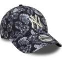 cepur-izliekta-melns-regulejams-9forty-all-over-print-no-new-york-yankees-mlb-no-new-era