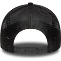 schwarze-a-frame-trucker-kappe-mit-ovalem-distress-patch-von-new-era