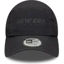 cepur-izliekta-melns-regulejama-lente-runner-tech-no-new-era