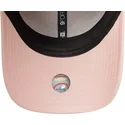 verstellbare-rosa-damen-cap-mit-gebogenem-schirm-und-weissem-logo-9forty-league-essential-der-new-york-yankees-mlb-von-new-era