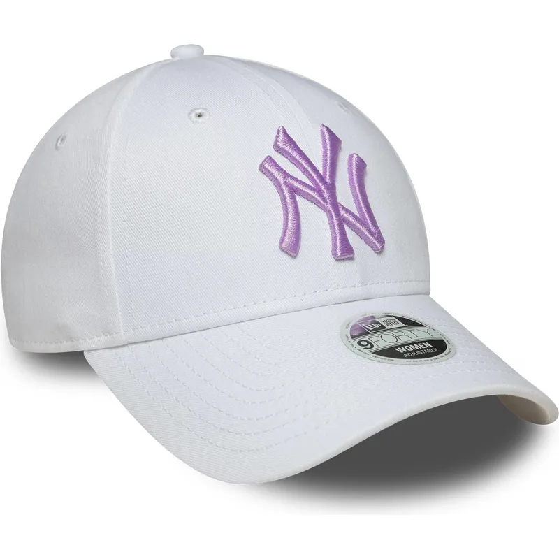 weisse-verstellbare-curved-cap-fur-damen-mit-violettem-logo-9forty-league-essential-der-new-york-yankees-mlb-von-new-era