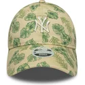 gorra-curva-beige-ajustable-para-mujer-9twenty-all-over-print-tropical-de-new-york-yankees-mlb-de-new-era