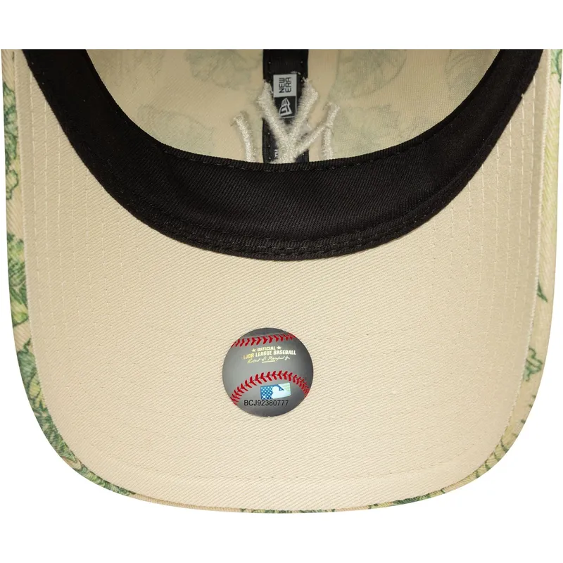 cap-izliekta-beige-adjustable-strap-9twenty-all-over-print-tropical-no-new-york-yankees-mlb-no-new-era