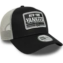 schwarze-und-weisse-trucker-kappe-a-frame-patch-von-new-york-yankees-mlb-von-new-era