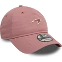 rosa-verstellbare-kappe-mit-gebogenem-schirm-und-rosa-logo-9twenty-seasonal-von-mclaren-racing-formula-1-von-new-era