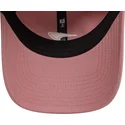 rosa-verstellbare-kappe-mit-gebogenem-schirm-und-rosa-logo-9twenty-seasonal-von-mclaren-racing-formula-1-von-new-era