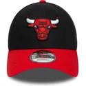 verstellbare-schwarze-und-rote-9forty-side-patch-kappe-der-chicago-bulls-nba-von-new-era