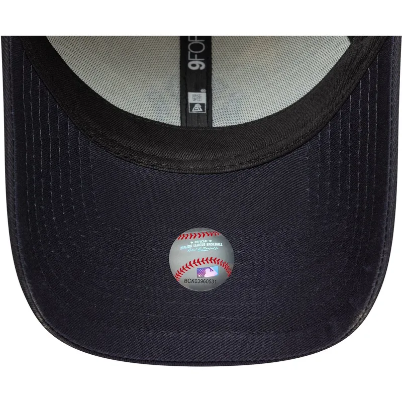 cepur-izliekta-bess-regulejams-9forty-side-script-no-new-york-yankees-mlb-no-new-era