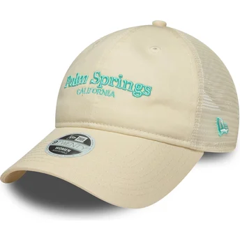 Beżowa czapka trucker regulowana damska 9TWENTY City de Palm Springs Miasta i Plaże New Era