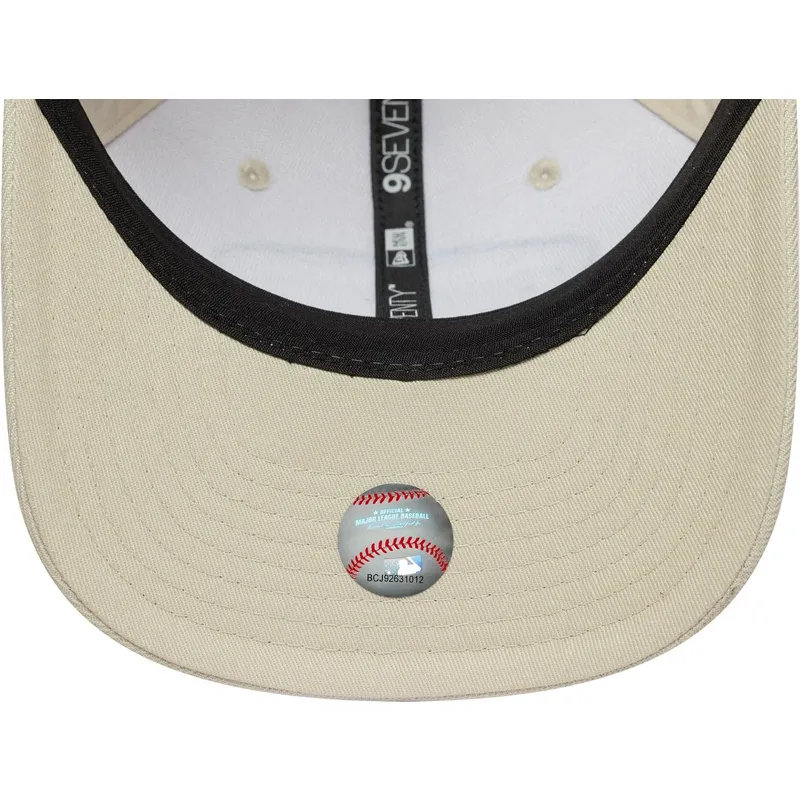 cepur-izliekta-bess-snapback-9seventy-stretch-snap-patch-no-los-angeles-dodgers-mlb-no-new-era