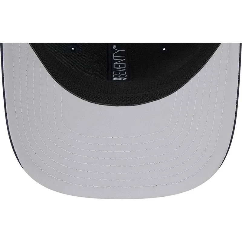 dunkelblaue-gebogene-snapback-kappe-9seventy-stretch-snap-perf-der-new-york-yankees-mlb-von-new-era