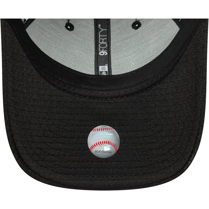 cap-izliekta-black-snapback-9forty-flawless-mesh-no-new-york-yankees-mlb-no-new-era