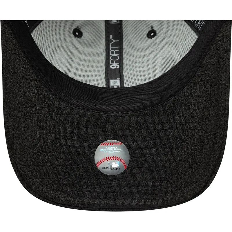 cap-izliekta-black-snapback-9forty-flawless-mesh-no-new-york-yankees-mlb-no-new-era