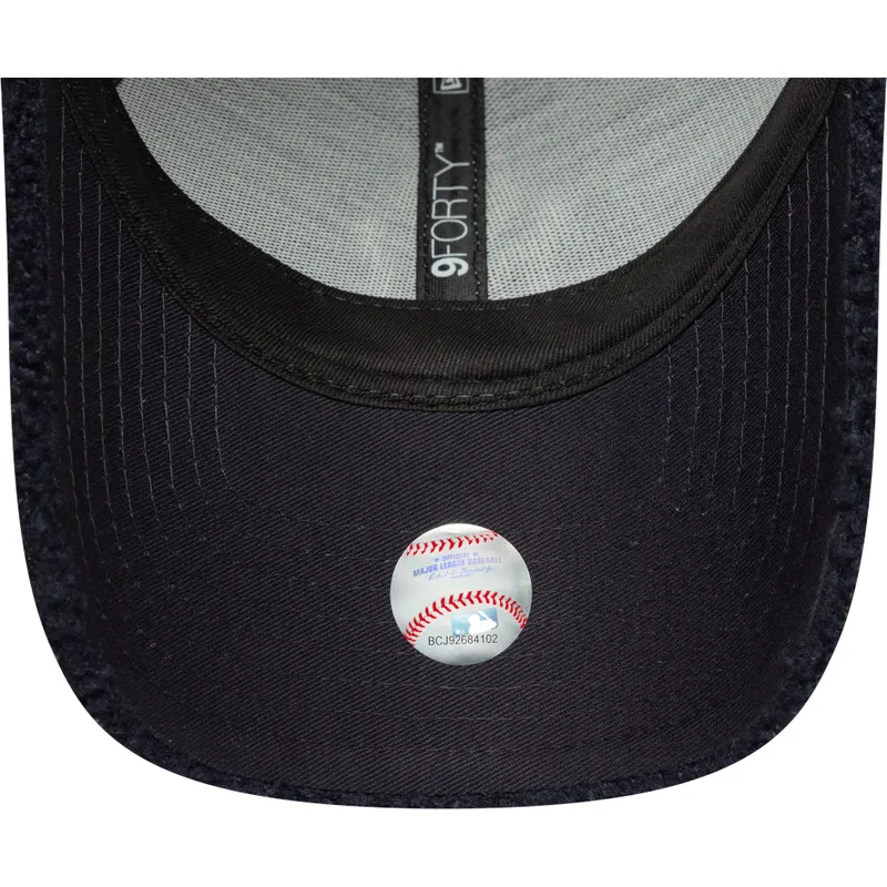 cepur-izliekta-tumsi-zils-regulejams-9forty-borg-no-new-york-yankees-mlb-no-new-era