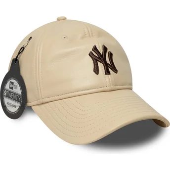 Böjd beige justerbar keps med brunt logo 9TWENTY Leather från New York Yankees MLB av New Era