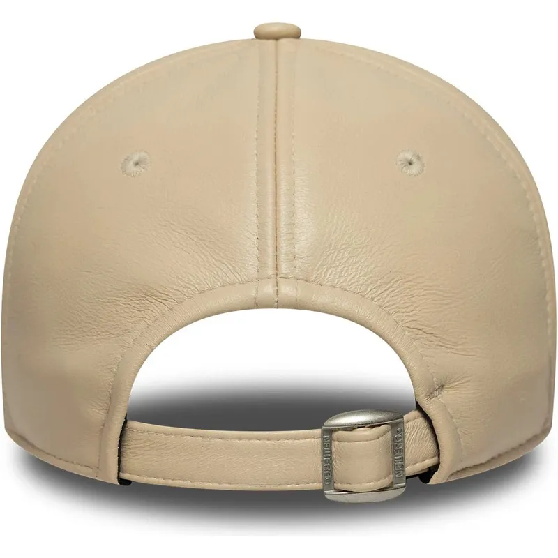 casquette-courbee-beige-ajustable-avec-logo-marron-9twenty-leather-new-york-yankees-mlb-new-era