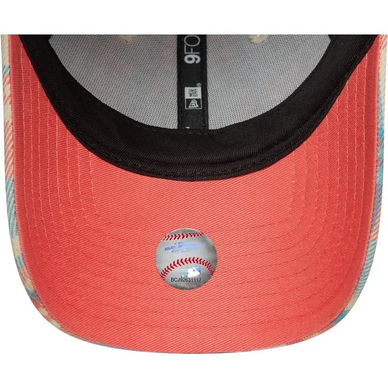 cepur-izliekta-roza-regulejams-9forty-check-no-new-york-yankees-mlb-no-new-era