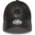czarna-zakrzywiona-czapka-z-daszkiem-regulowana-dla-kobiet-z-czarnym-logo-9twenty-tonal-new-york-yankees-mlb-od-new-era