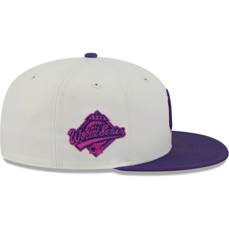 beige-und-violette-anliegende-flat-cap-59fifty-clr-dvlp-der-new-york-yankees-mlb-von-new-era