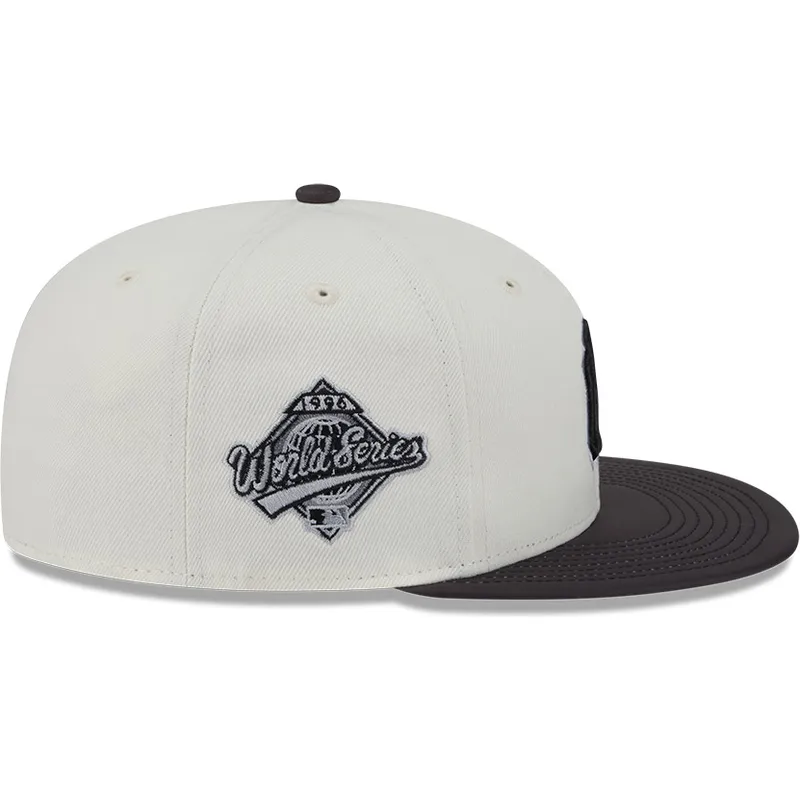 beige-und-schwarze-59fifty-clr-dvlp-fit-kappe-der-new-york-yankees-mlb-von-new-era