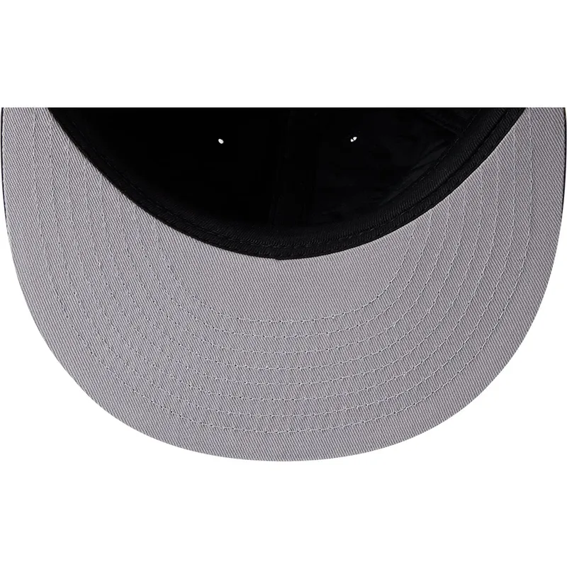 schwarze-enganliegende-59fifty-winter-dog-ear-flatcap-der-new-york-yankees-mlb-von-new-era